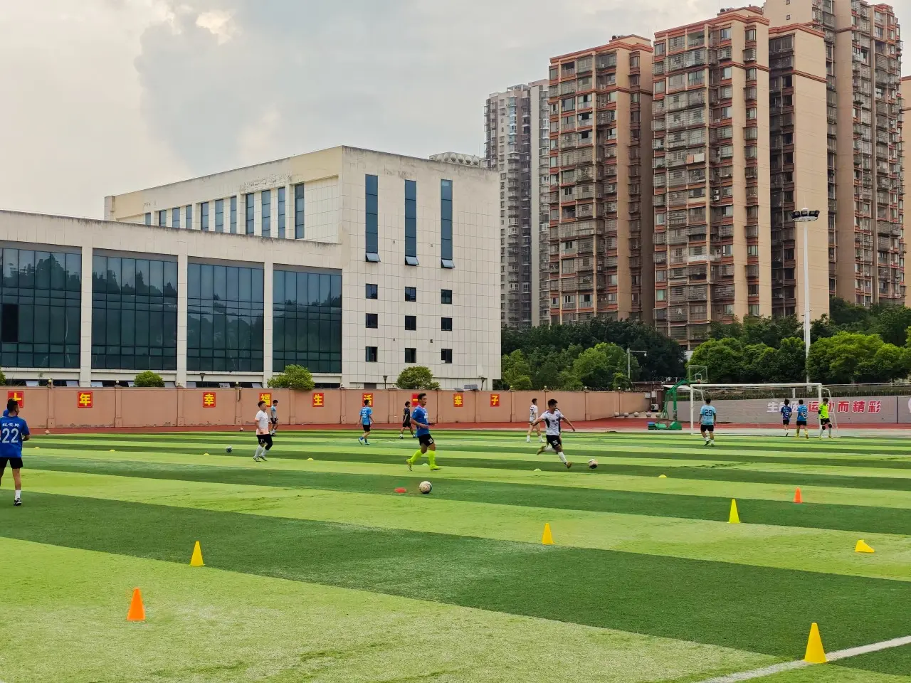 赛场瞬间, 集训现场