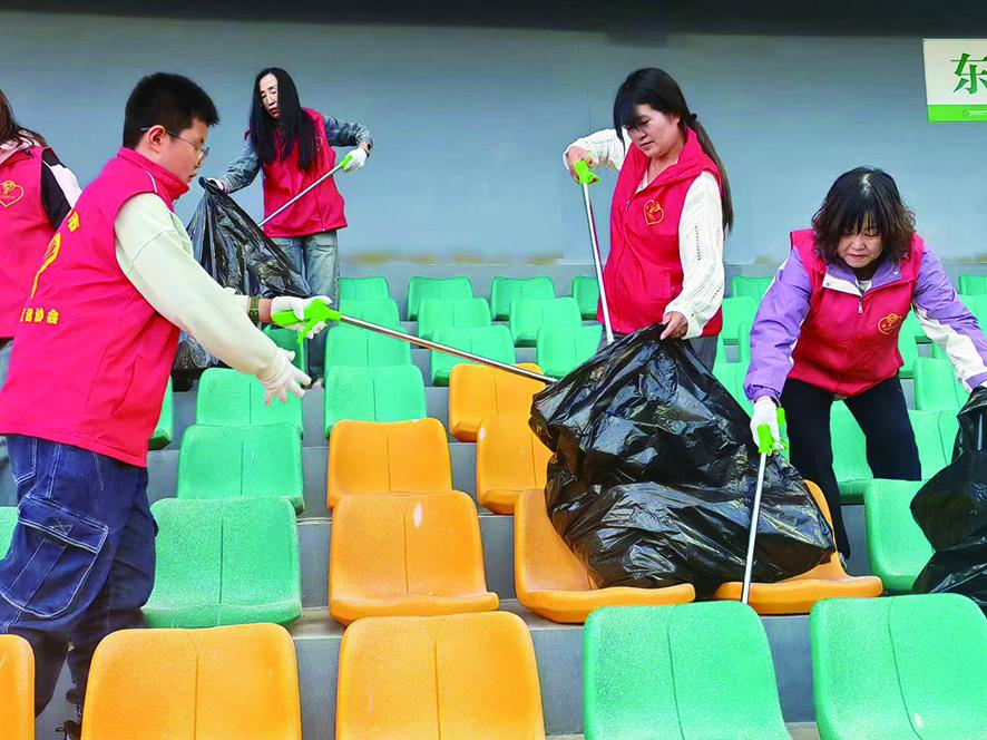乌兰察布市, 的贵宾区到, 细心捡拾散 乌兰察布市, 的贵宾区到, 细心捡拾散